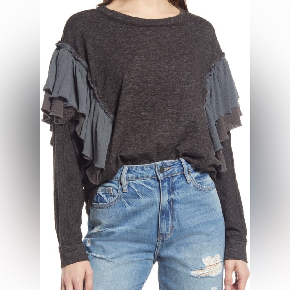 VICI Collection ruffle long sleeve knit top